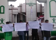 PERMANUSA Gelar Aksi Di Depan KEJATI Maluku”